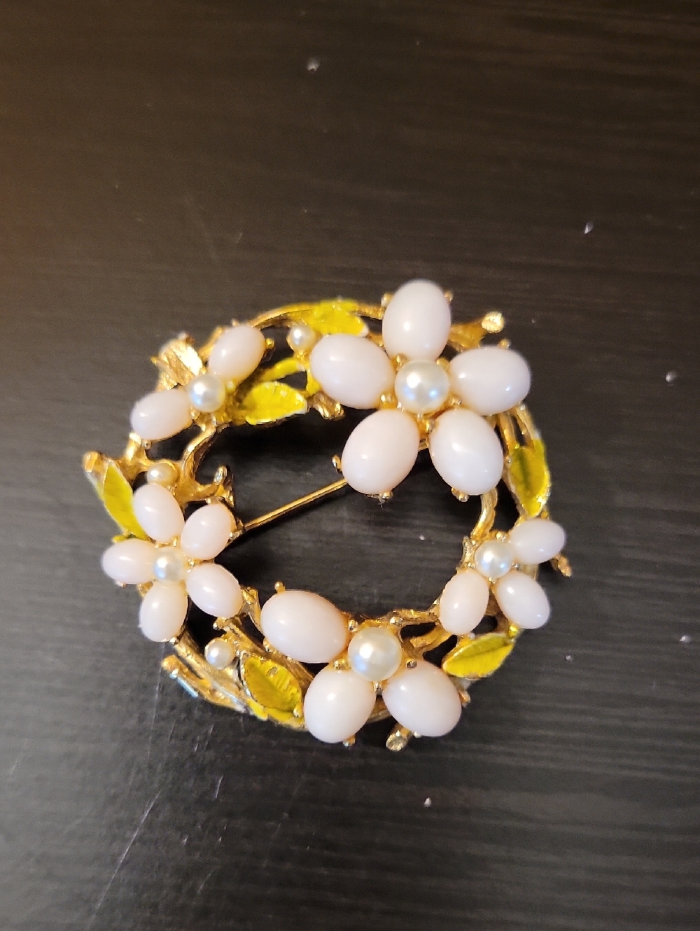 Vintage Arthur Pepper Gold Floral Wreath Brooch with Cream and Pearl Accents